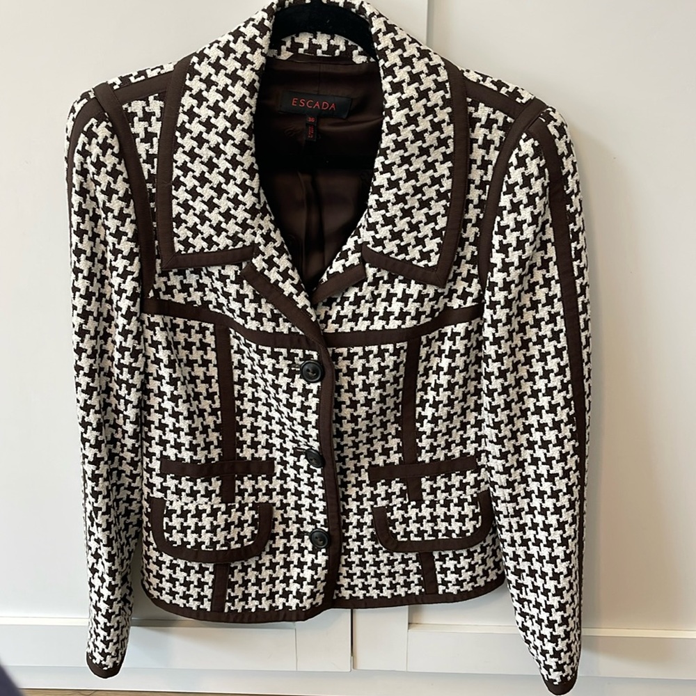 Escada vintage blazer in fantasticc condition